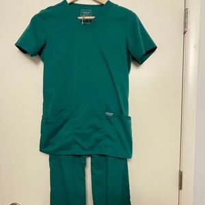 Hunter Green Cherokee Scrub Set